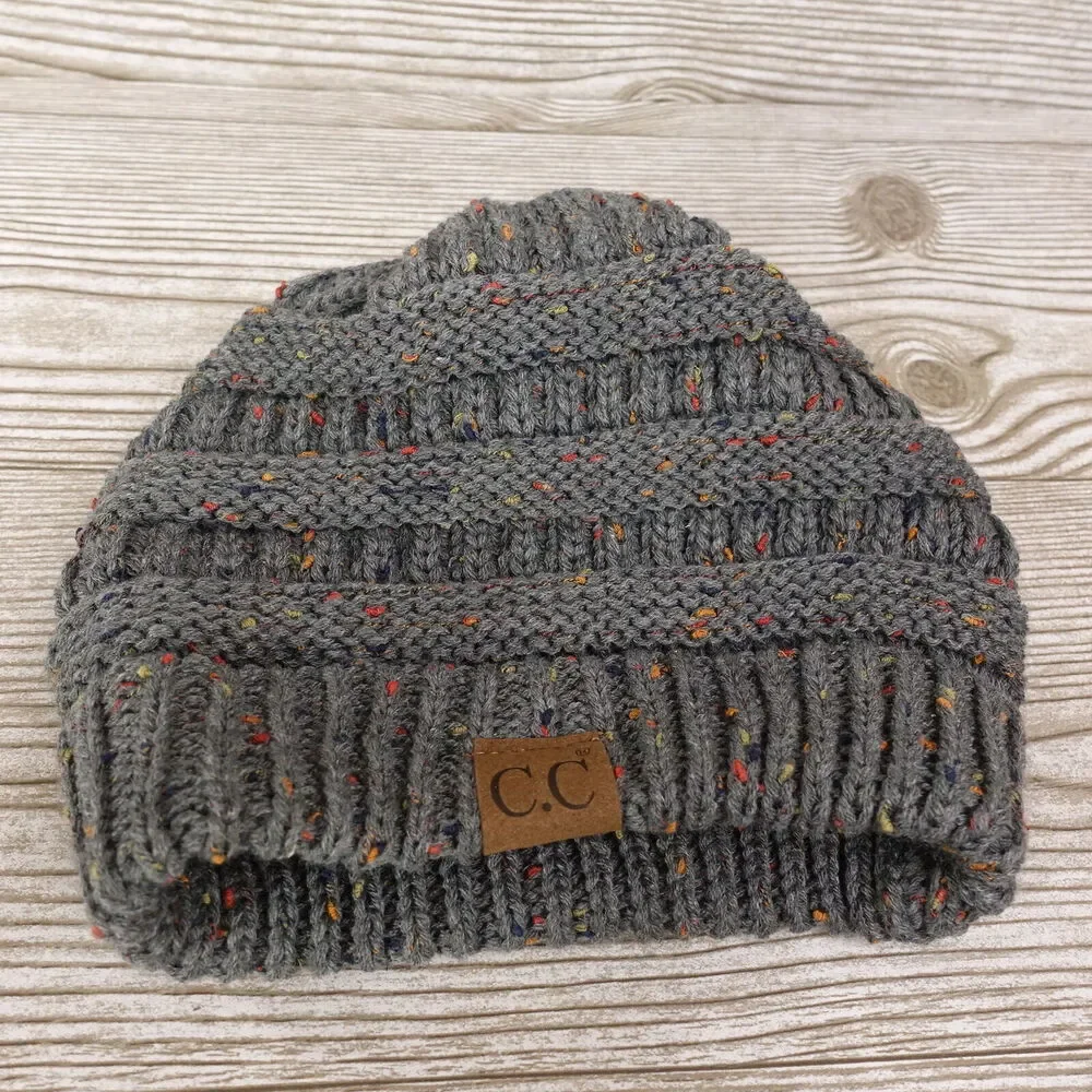 C.C. EXCLUSIVES 100% ACRYLIC GREY WINTER‎ HAT CAP BEANIE WOMENS